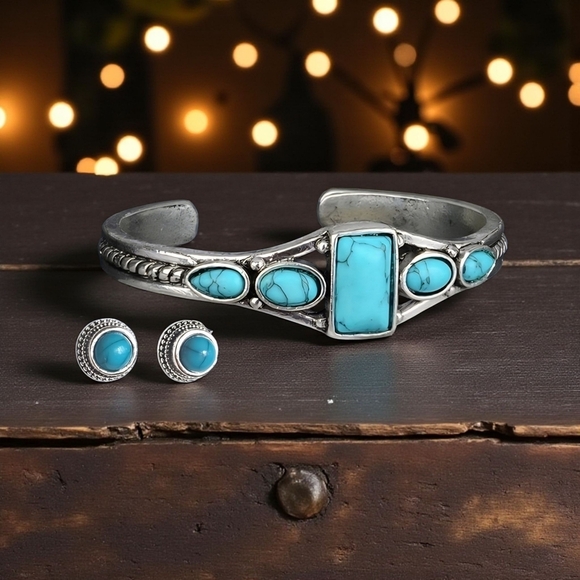 🆕️Boho Chic Antique Silver & Turquoise Stone Cuff Bracelet and Earrings Set 🌿 - Picture 1 of 13